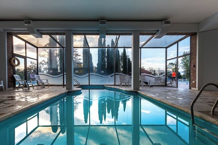 Pool Hotel
