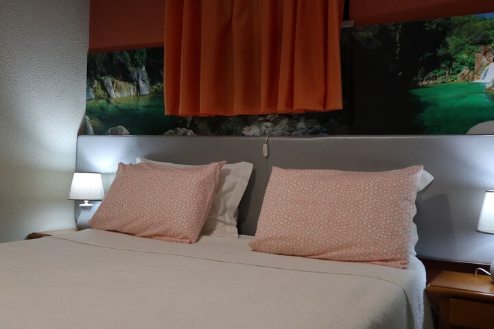 Room 10 of 64