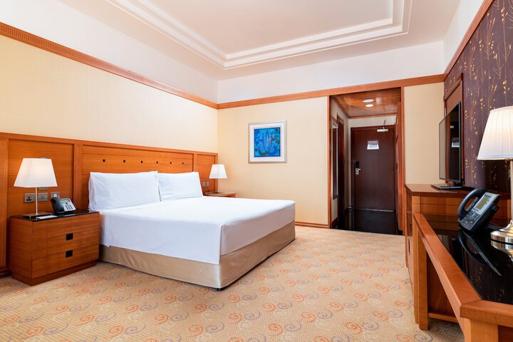 Room 25 of 358