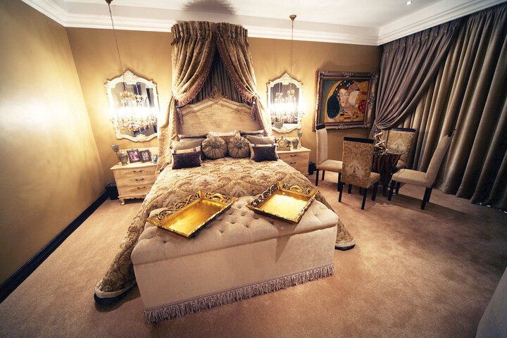 Room 13 of 66