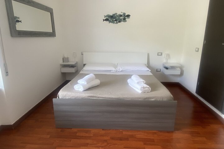 Room 32 of 87