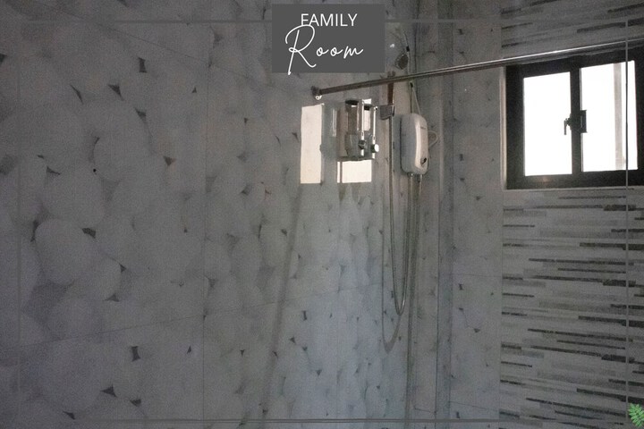Room 76 of 143