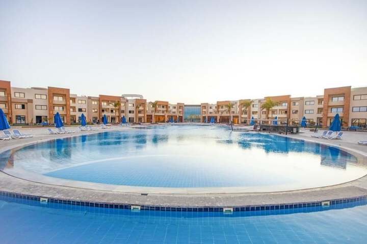 Pool 5 of 7