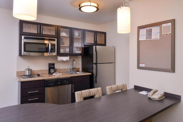 1 King Bed Studio Suite (2 of 18)