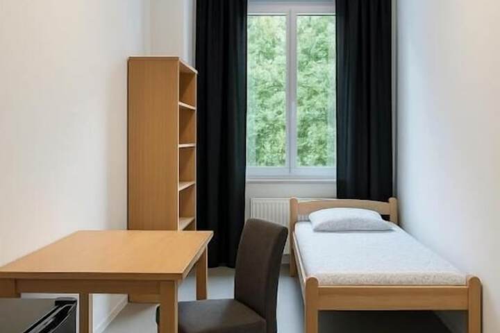 Room 2 of 9