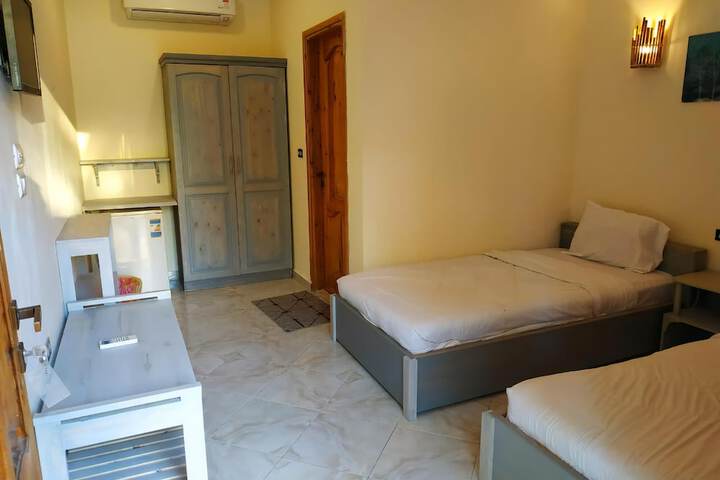Room 6 of 20