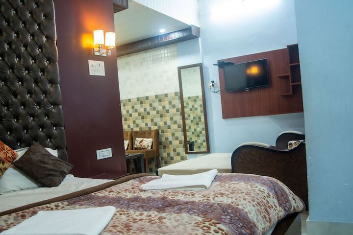 Room 64 of 90