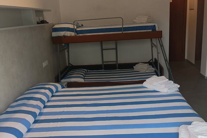Room 14 of 50