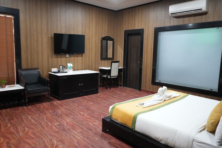 Room 8 of 68