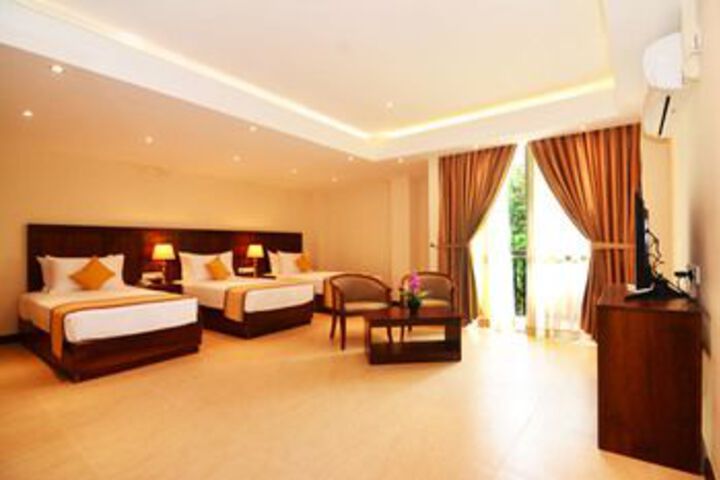 Room 10 of 30