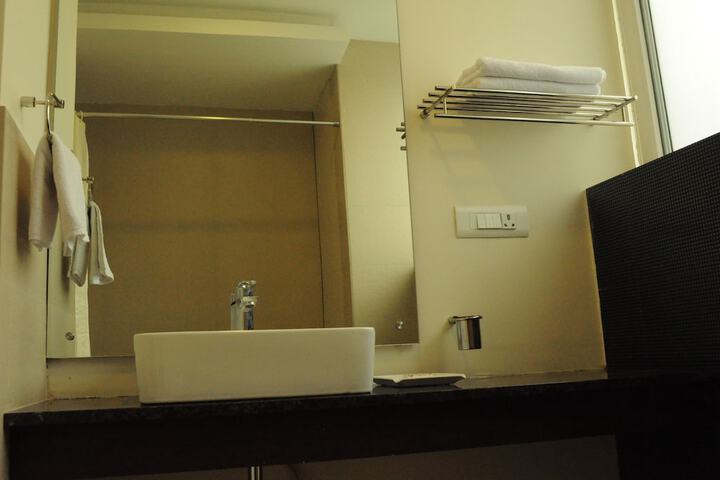 Room 26 of 39