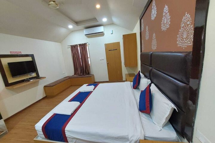 Room 12 of 52