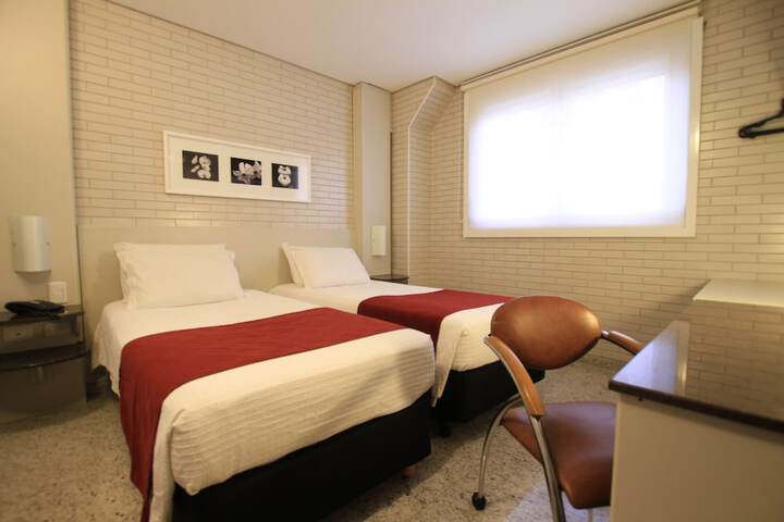 Room 11 of 37