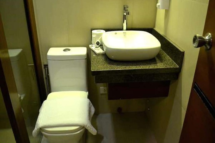 Room 14 of 20