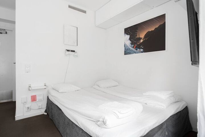 Room 406 of 865