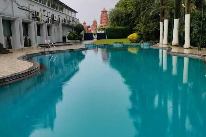 Pool 18 of 31