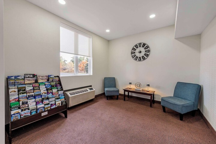 Hotel Interior 4 of 40