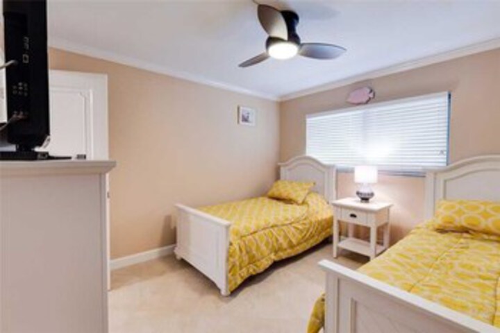 Room 27 of 31