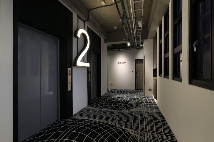 Ballroom/Hall 35 of 41