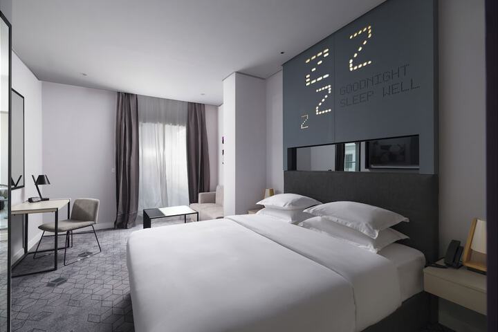 Room 8 of 34