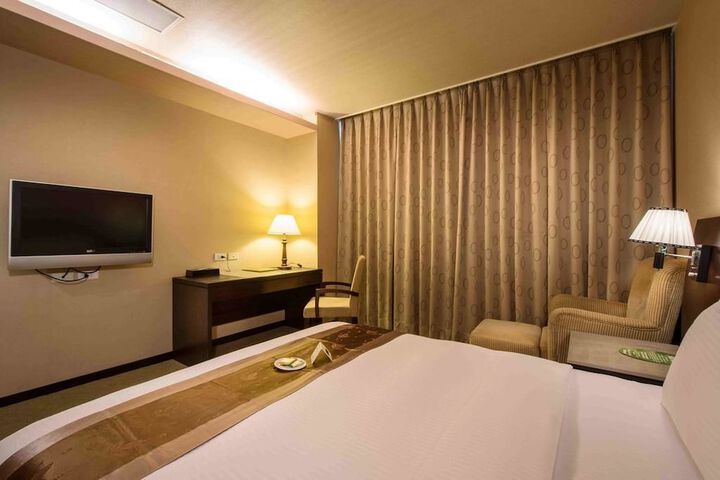 Room 5 of 72