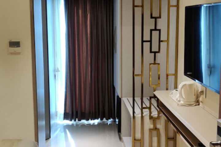 Room 12 of 48
