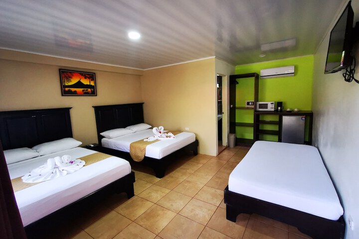 Room 9 of 26