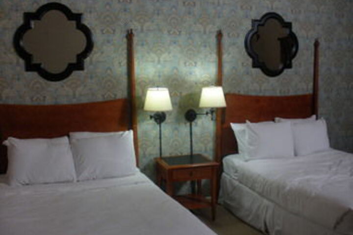 Room 16 of 40