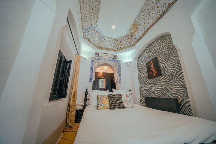 Room 37 of 233