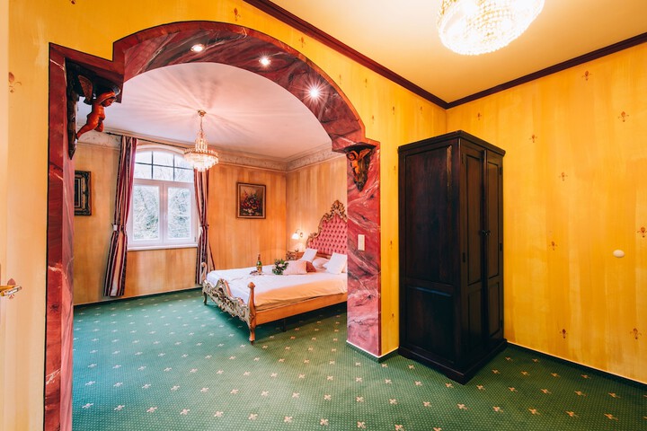 Room 7 of 31