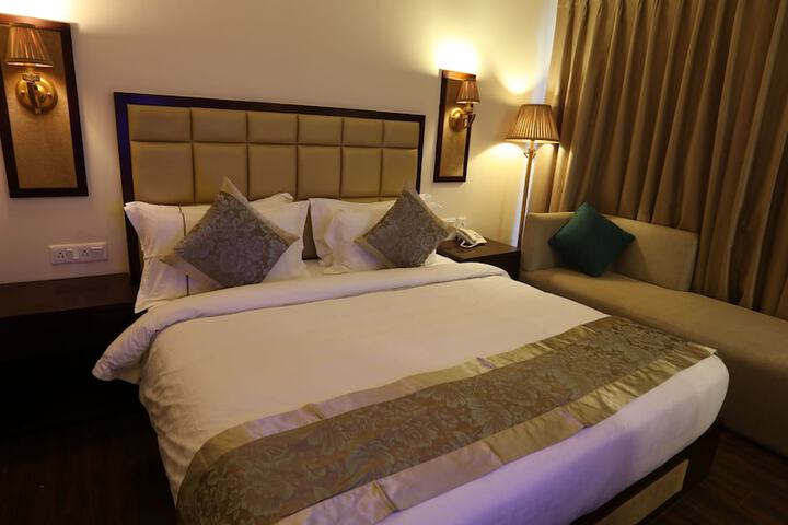 Room 7 of 53