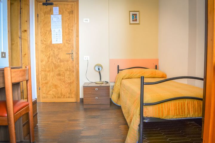 Room 13 of 94