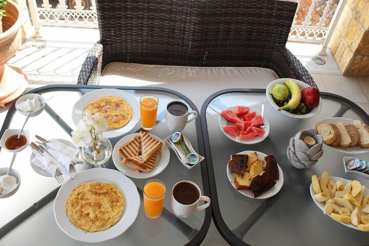 Breakfast/Coffee Service 79 of 99