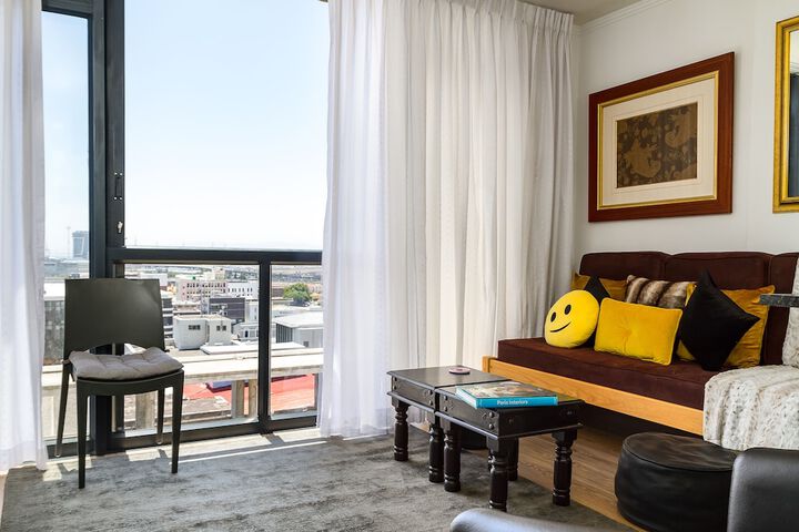 Room 26 of 38