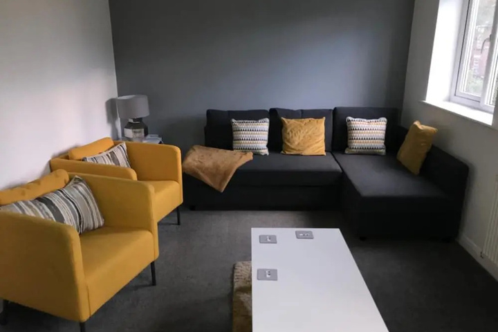4 Bedroom Home Tameside Grt Manchester Sleeps 7