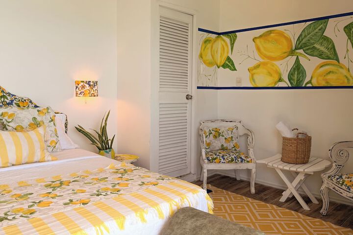 Room 28 of 137