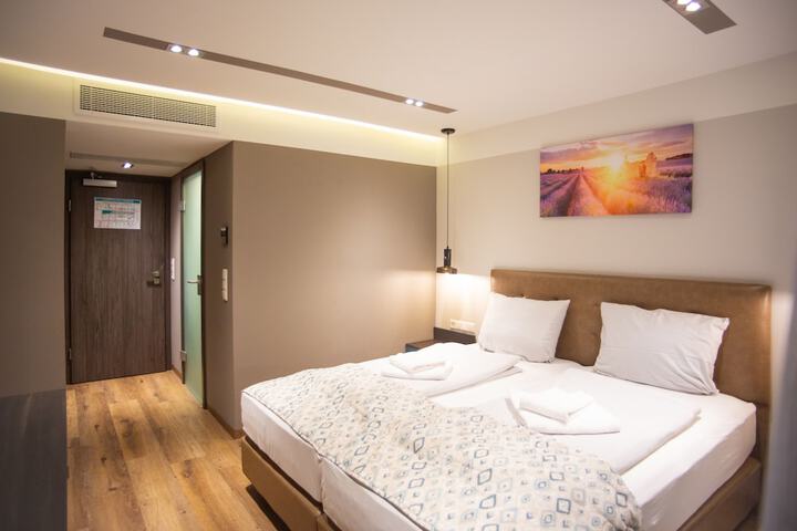 Room 8 of 23