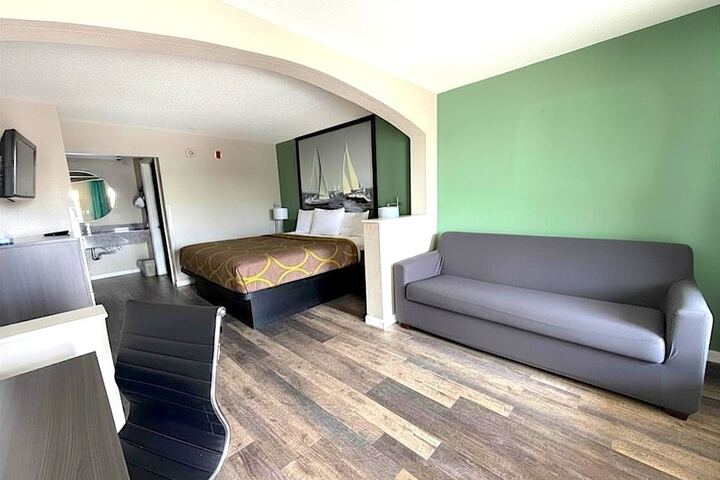 Room 5 of 14