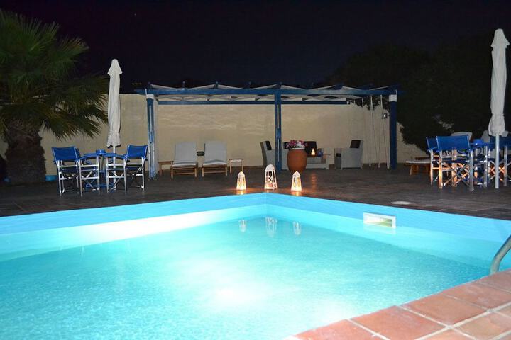 Hotel Pool