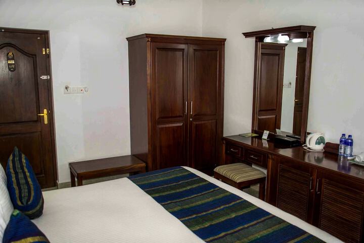 Room 6 of 65