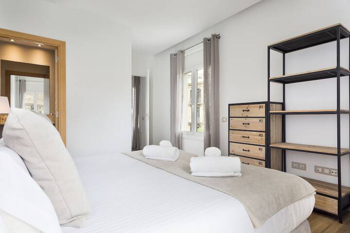 Room 5 of 34
