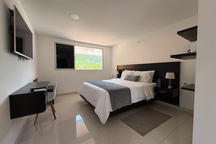 Room 43 of 104