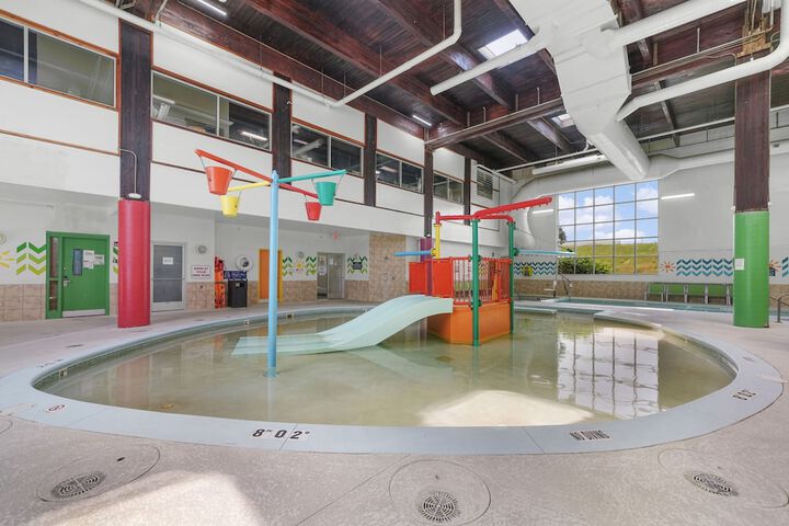 Hotel Pool