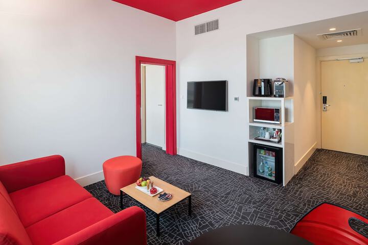Room 22 of 111