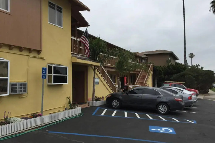 LA JOLLA BILTMORE MOTEL