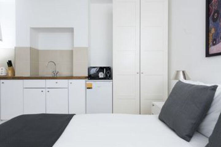 Room 10 of 19
