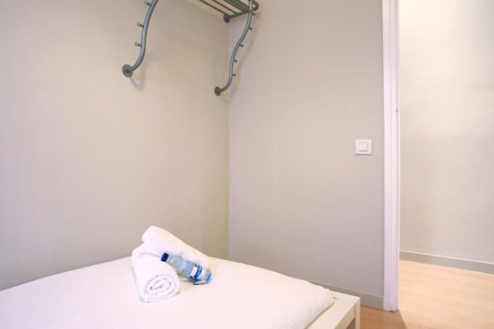 Room 2 of 20