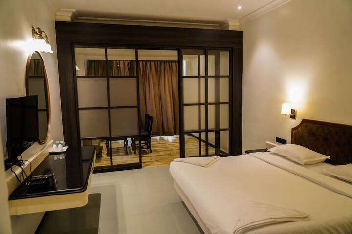 Room 5 of 30