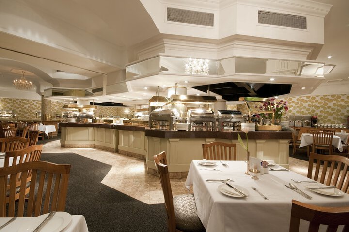 Dining 44 of 73