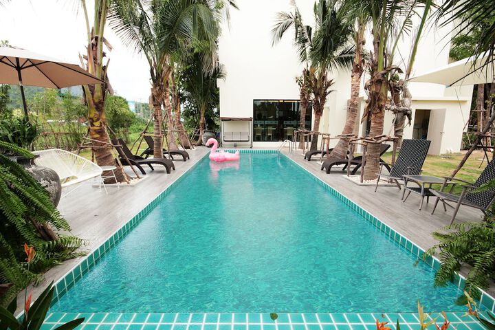 Pool 16 of 22